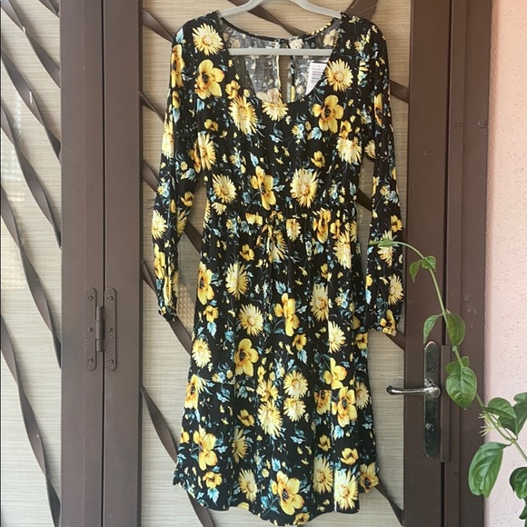 NWT Torrid Black & Yellow 🌺 Floral Dress - Picture 9 of 16